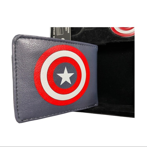 NWT In Gift Box Marvel Trifold Wallet With Keychain - Picture 3 of 7